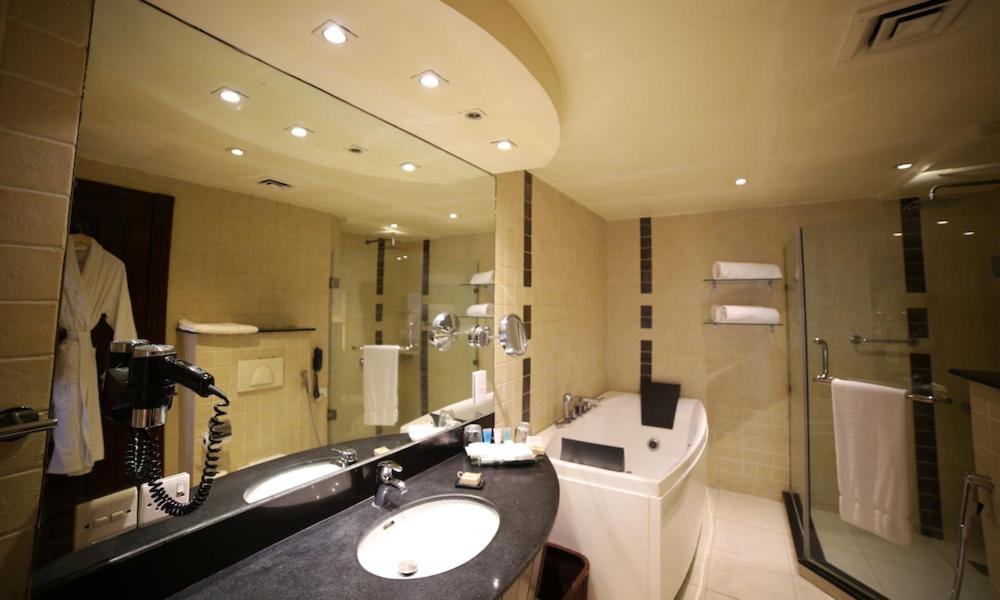 Park Lane Hotel Лахор Екстериор снимка
