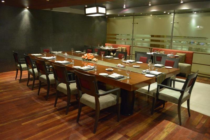 Park Lane Hotel Лахор Екстериор снимка